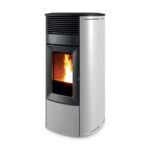 Pelletofen wasserführend MCZ Club Hydro Matic 24 R 24,2 kW – Ausführung: Top Keramik Schwarz, Seiten Stahl Weiß